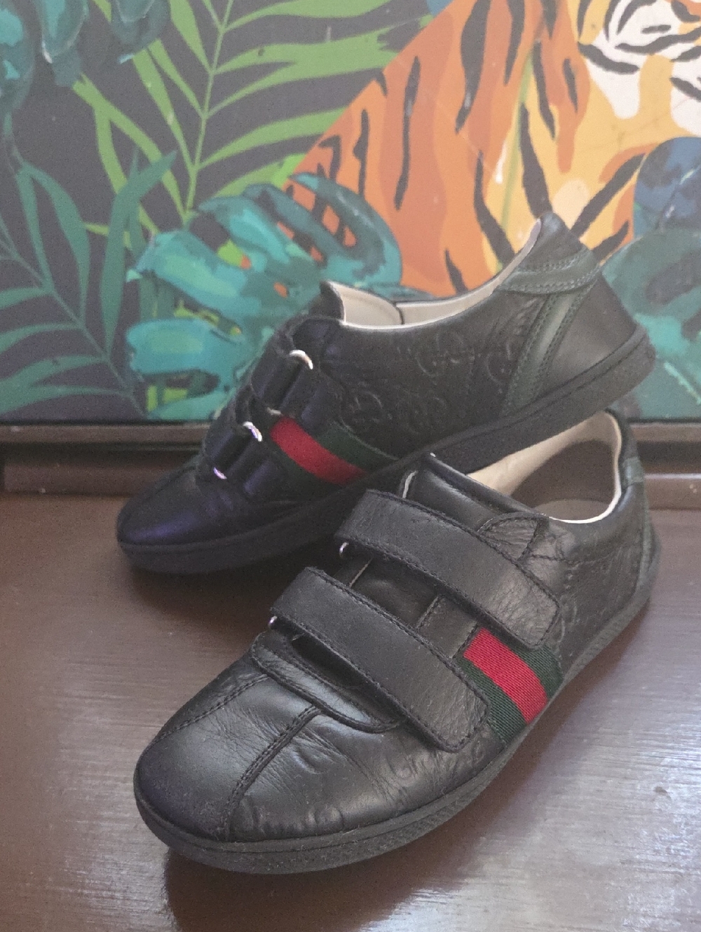 Gucci Kids Black Leather Velcro Sneakers with Red and Green Stripe